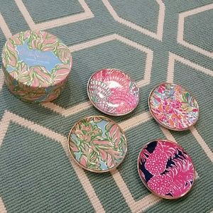 BRAND NEW Lilly p. Coaster/trinket dish set!🌴